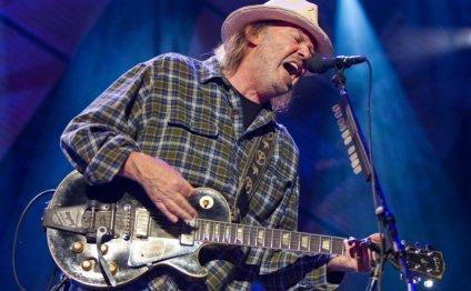 Neil Young – Music Biography