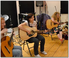 interior-group-guitar-lessons