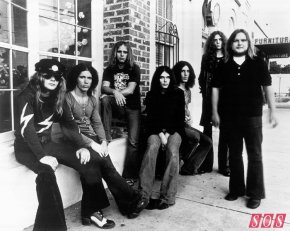 Lynyrd Skynyrd in 1973. From left to right; Leon Wilkeson, Billy Powell, Ronnie Van Zant, Gary Rossington, Bob Burns, Allen Collins and Ed King.