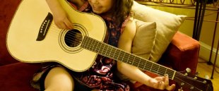 What Should I Look For In a Guitar Teacher for My Child
